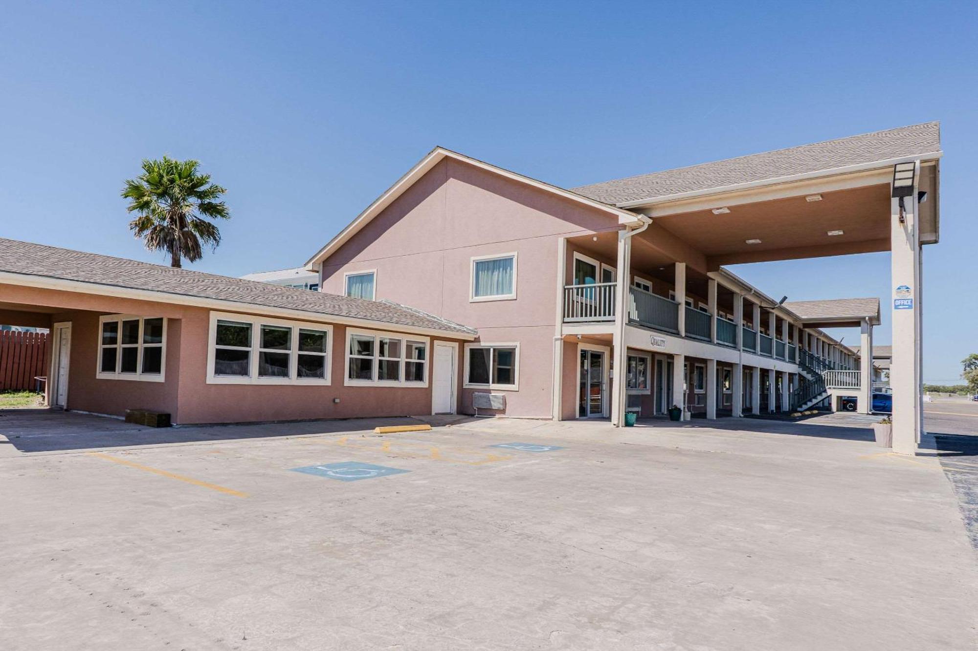 Quality Inn Rockport On Aransas Bay Exterior photo